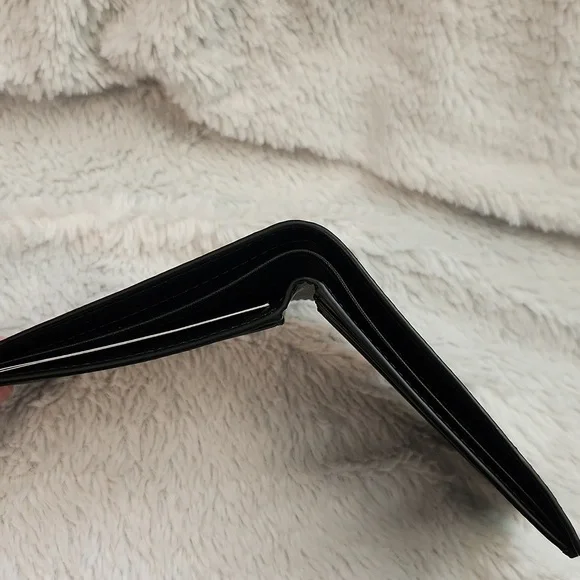 Michael Kors Black Textured Leather Bi-Fold Wallet - Picture 9 of 13